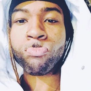 Meet your Posher, Chanel